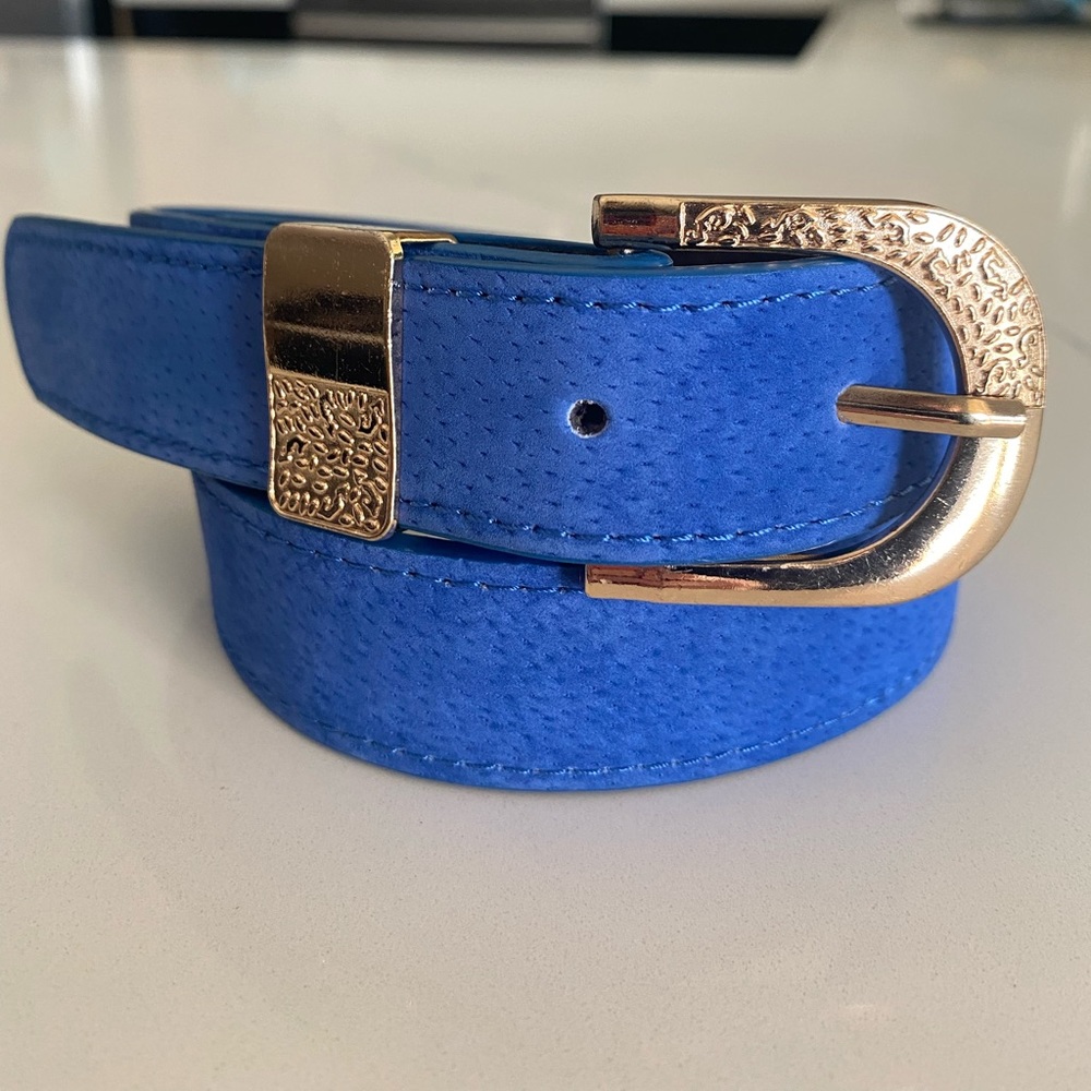 Vintage 80s-90s Blue Belt With Gold Clasp Buckle Women's Size XS/S